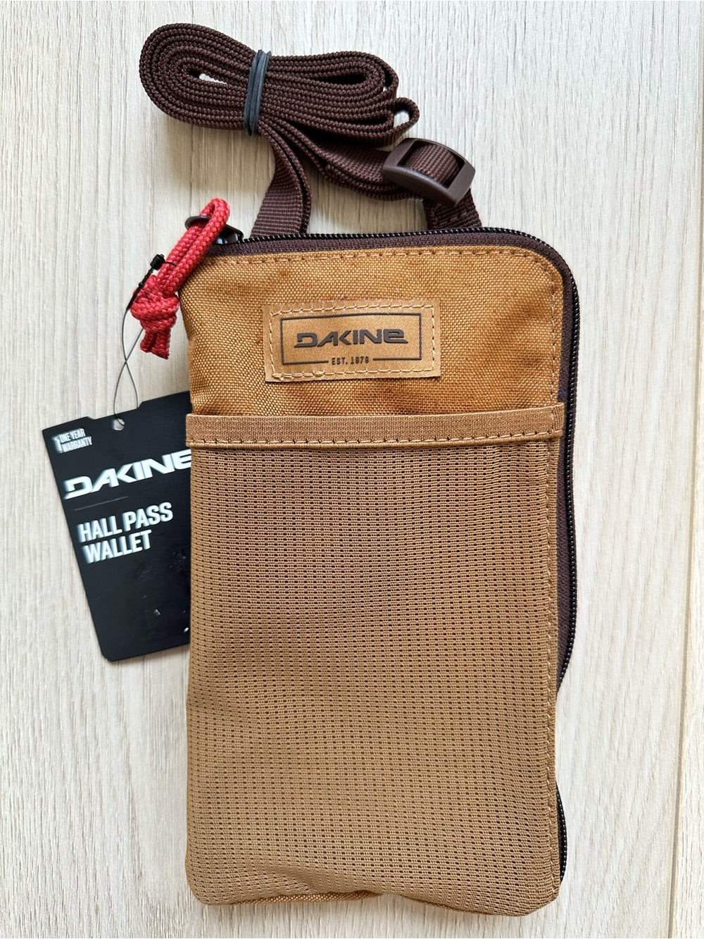 Dakine Hall Pass Wallet in Brown